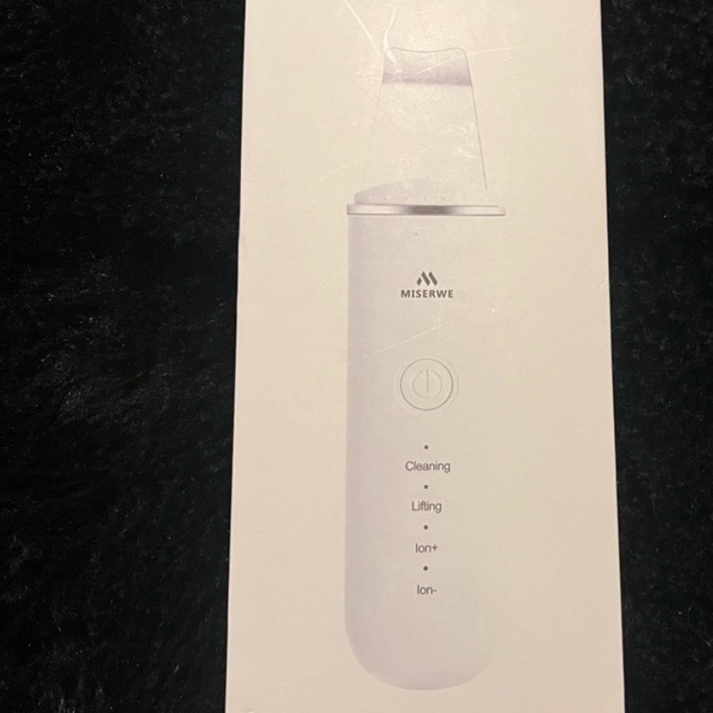 Esthetician tool for deep product penetration & exfoliation.
